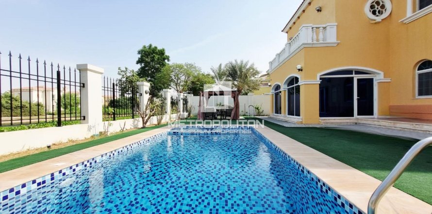 Вилла в Legacy, Jumeirah Park, Дубай, 5 спален, 670м², № 72673