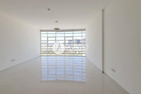 Apartment in Al Barsha South, Al Barsha, Dubai 2 bedrooms, 70 sq.m. № 37785 - photo 2