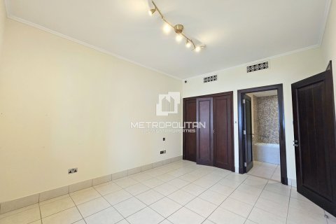 Apartment in Reehan, Old Town, Dubai 3 bedrooms, 174 sq.m. № 73288 - photo 8