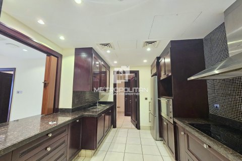 Apartment in Reehan, Old Town, Dubai 3 bedrooms, 174 sq.m. № 73288 - photo 16