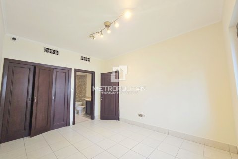 Apartment in Reehan, Old Town, Dubai 3 bedrooms, 174 sq.m. № 73288 - photo 7