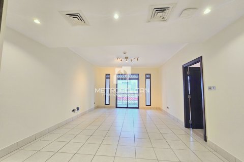 Apartment in Reehan, Old Town, Dubai 3 bedrooms, 174 sq.m. № 73288 - photo 17