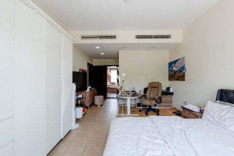 Villa in Jumeirah Village Triangle, Dubai 2 bedrooms, 645 sq.m. № 121933 - photo 14