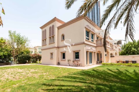 Villa in Jumeirah Village Triangle, Dubai 2 bedrooms, 645 sq.m. № 121933 - photo 11