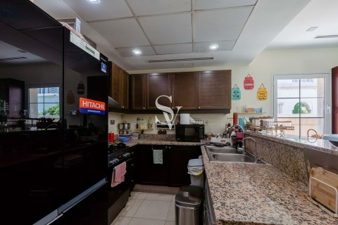 Villa in Jumeirah Village Triangle, Dubai 2 bedrooms, 645 sq.m. № 121933 - photo 4