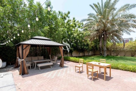 Villa in Jumeirah Village Triangle, Dubai 2 bedrooms, 645 sq.m. № 121933 - photo 13