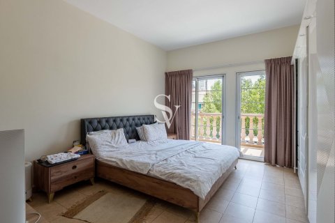 Villa in Jumeirah Village Triangle, Dubai 2 bedrooms, 645 sq.m. № 121933 - photo 12