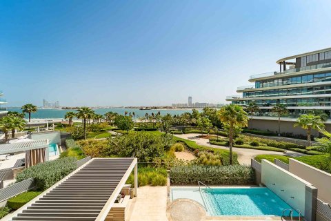 Apartment in Palm Jumeirah, Dubai 3 bedrooms, 606 sq.m. № 120379