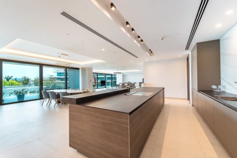 Apartment in Palm Jumeirah, Dubai 3 bedrooms, 572 sq.m. № 120380 - photo 8