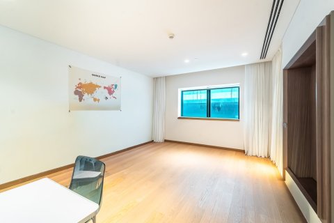 Apartment in Palm Jumeirah, Dubai 3 bedrooms, 572 sq.m. № 120380 - photo 19