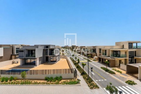 Снять в аренду виллу в Джабаль-Али, Дубай: 4 спальни, 656.45м², № 128020 - фото 20
