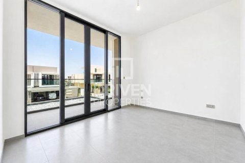 Снять в аренду виллу в Джабаль-Али, Дубай: 4 спальни, 656.45м², № 128020 - фото 6