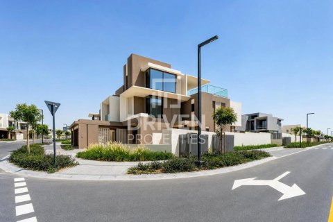 Вилла в Джабаль-Али, Дубай, 4 спальни, 656.45м², № 128020