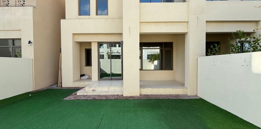 Таунхаус в Риме, Дубай, 3 спальни, 219.2м², № 110105