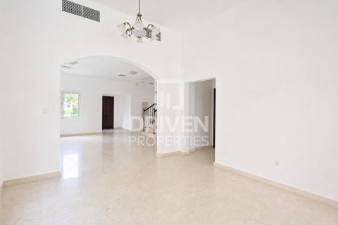 Вилла в The Villa, Дубай, 5 спален, 555.56м², № 128076