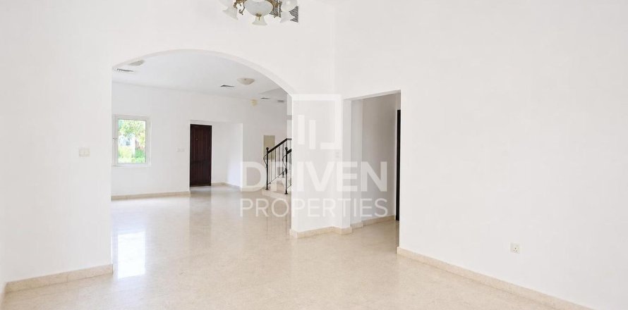 Вилла в The Villa, Дубай, 5 спален, 555.56м², № 128076