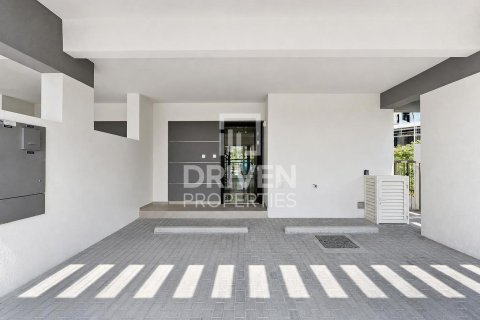 Снять в аренду таунхаус в Дубае: 4 спальни, 142.61м², № 128077 - фото 21
