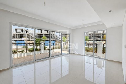Снять в аренду таунхаус в Дубае: 4 спальни, 142.61м², № 128077 - фото 2