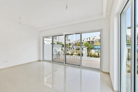 Таунхаус в Дубае, 4 спальни, 142.61м², № 128077