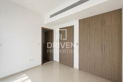 Снять в аренду таунхаус в Дубае: 4 спальни, 142.61м², № 128077 - фото 8