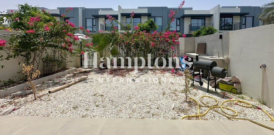 Townhouse in Sweden, The World Islands, Dubai 3 bedrooms, 173.914 sq.m. № 112952