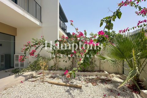 Townhouse in Sweden, The World Islands, Dubai 3 bedrooms, 173.91441600 sq.m. № 112952 - photo 6