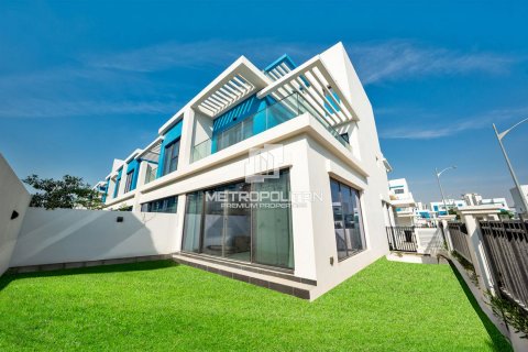 Townhouse in Damac Lagoons, Dubai 5 bedrooms, 302 sq.m. № 74106