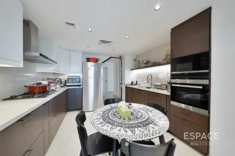Villa en Springs 10, The Springs, Dubai, 4 dormitorios, 245 m², № 122382 - foto 6