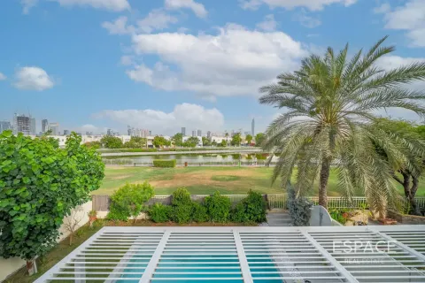 Villa en Springs 10, The Springs, Dubai, 4 dormitorios, 245 m², № 122382 - foto 2