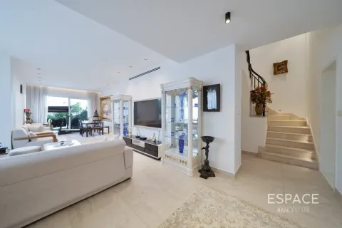Villa en Springs 10, The Springs, Dubai, 4 dormitorios, 245 m², № 122382 - foto 4