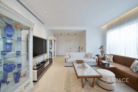 Villa en Springs 10, The Springs, Dubai, 4 dormitorios, 245 m², № 122382 - foto 3