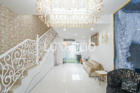 Villa in Jumeirah Village Circle, Dubai 4 bedrooms, 129 sq.m. № 45618