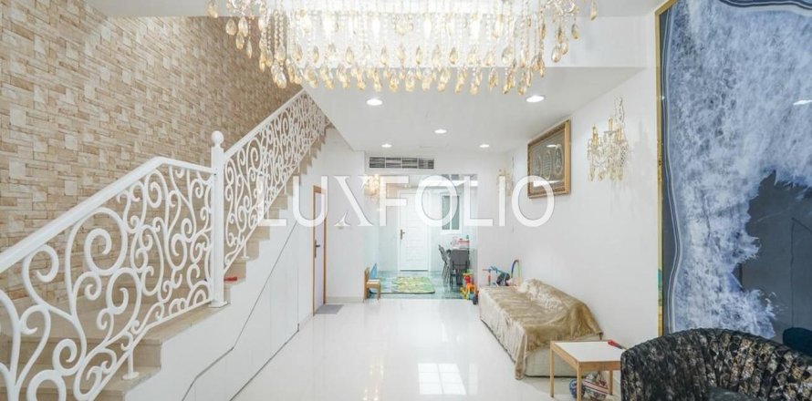 Вилла в Джумейра Вилладж Серкл, Дубай, 4 спальни, 129м², № 45618