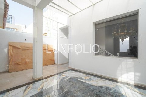 Купить виллу в Джумейра Вилладж Серкл, Дубай: 4 спальни, 129м², № 45618 - фото 26