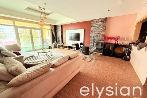 Apartment in Shoreline Apartments, Palm Jumeirah, Dubai 1 bedroom, 106 sq.m. № 37921