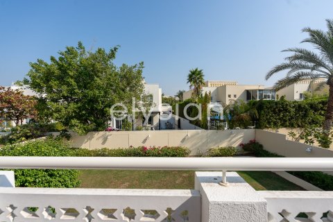 Villa en Meadows, Dubai, 5 dormitorios, 362 m², № 37918 - foto 30