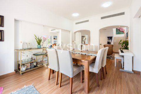 Villa en Meadows, Dubai, 5 dormitorios, 362 m², № 37918 - foto 3