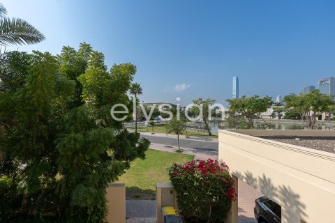 Villa en Meadows, Dubai, 5 dormitorios, 362 m², № 37918 - foto 27