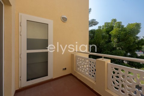 Villa en Meadows, Dubai, 5 dormitorios, 362 m², № 37918 - foto 26