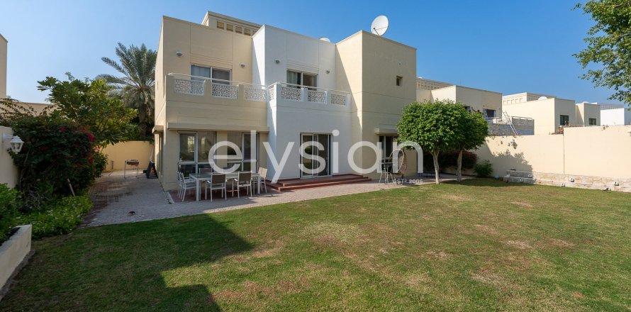 Villa en Meadows, Dubai, 5 dormitorios, 362 m², № 37918