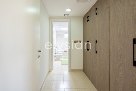 Villa en Meadows, Dubai, 5 dormitorios, 362 m², № 37918 - foto 15