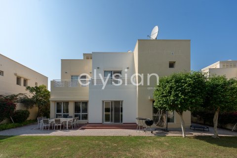 Villa en Meadows, Dubai, 5 dormitorios, 362 m², № 37918 - foto 28