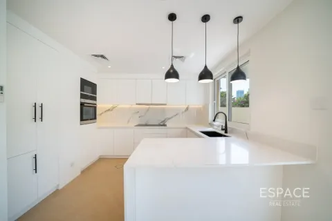 Villa in The Springs, Dubai 2 bedrooms, 153 sq.m. № 122252 - photo 16