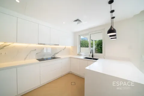 Villa in The Springs, Dubai 2 bedrooms, 153 sq.m. № 122252 - photo 15