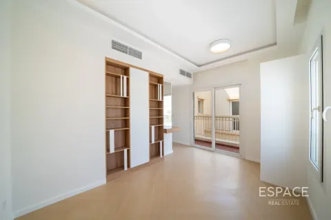 Villa in The Springs, Dubai 2 bedrooms, 153 sq.m. № 122252 - photo 4