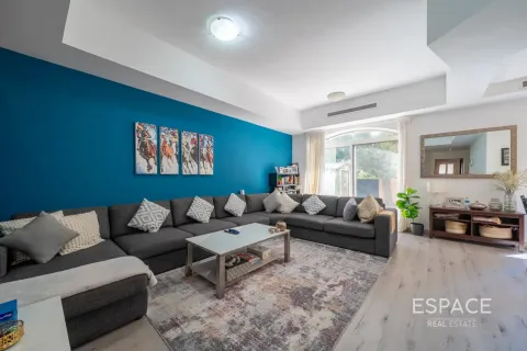 Купить виллу в Арабиан Ранчес, Дубай: 2 спальни, 226м², № 122255 - фото 20