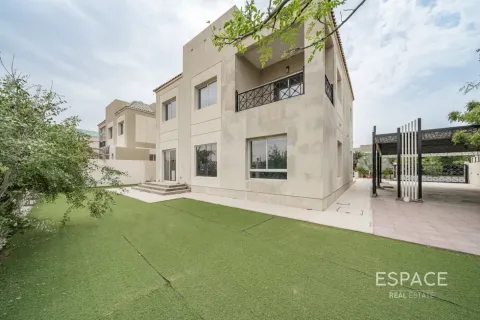 Villa in Living Legends, Dubai 6 bedrooms, 414 sq.m. № 122464