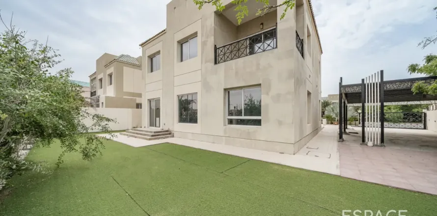 Вилла в Living Legends, Дубай, 6 спален, 414м², № 122464