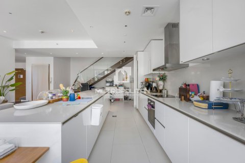 Duplex in City Walk, Dubai 4 bedrooms, 273 sq.m. № 15787 - photo 9