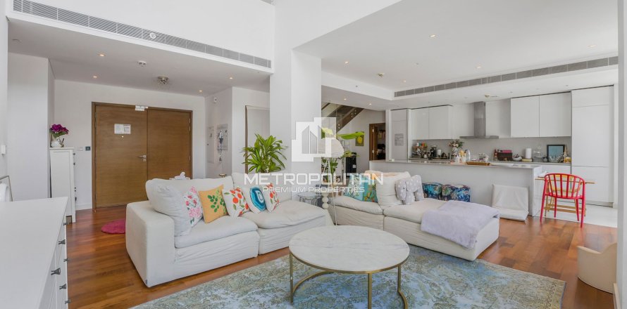 Duplex in City Walk, Dubai 4 bedrooms, 273 sq.m. № 15787